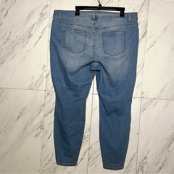 3/$60 NEW Old Navy Super Skinny Stretch Denim Jeans SZ 20 Short - Picture 3 of 5